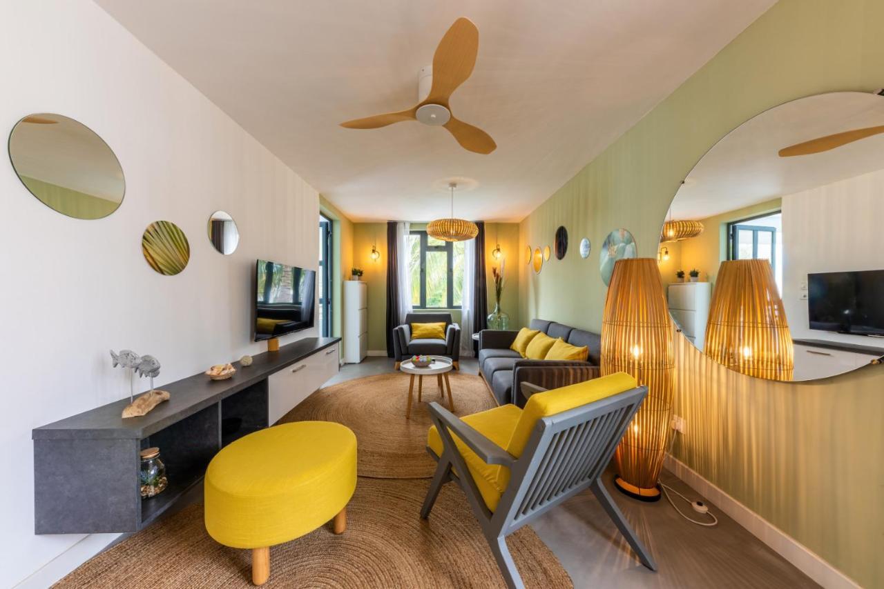 Les Cerisiers Beach Residence, Cosy And Modern 3 Bedroom Apartment Located 50 Metres From The Beach And From All Amenities And Restaurants On The Coastal Road Flic en Flac ภายนอก รูปภาพ