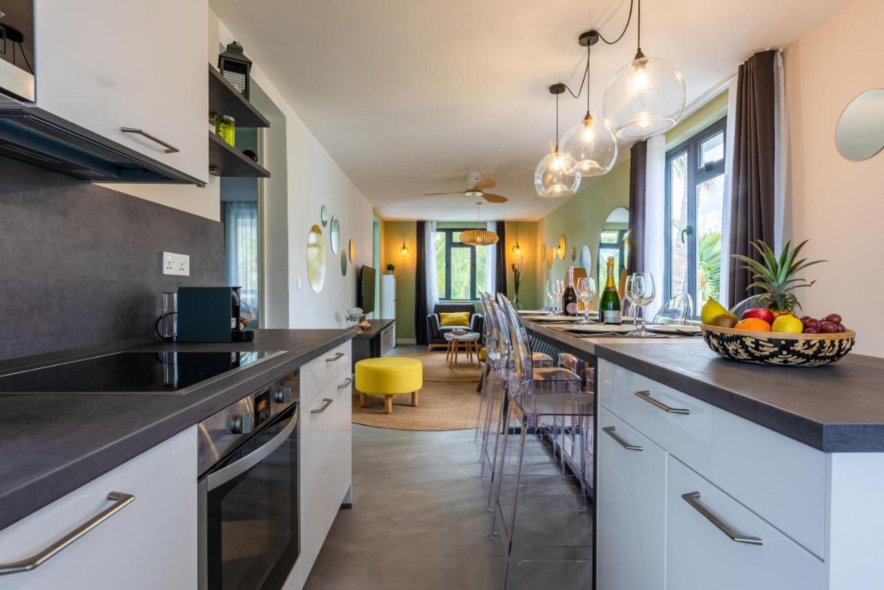 Les Cerisiers Beach Residence, Cosy And Modern 3 Bedroom Apartment Located 50 Metres From The Beach And From All Amenities And Restaurants On The Coastal Road Flic en Flac ภายนอก รูปภาพ