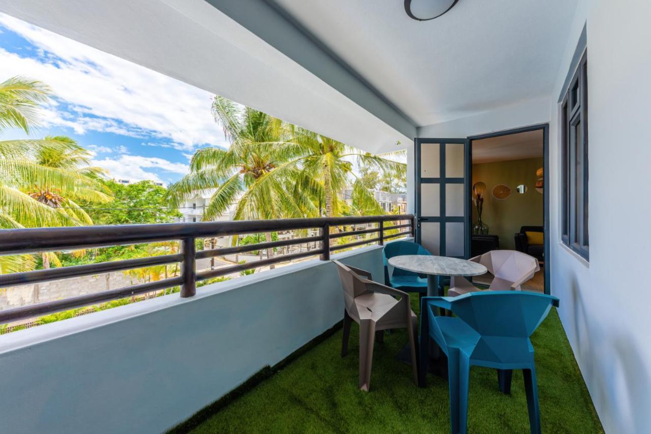 Les Cerisiers Beach Residence, Cosy And Modern 3 Bedroom Apartment Located 50 Metres From The Beach And From All Amenities And Restaurants On The Coastal Road Flic en Flac ภายนอก รูปภาพ