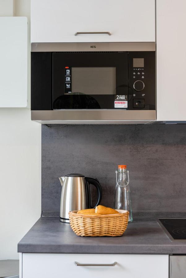 Les Cerisiers Beach Residence, Cosy And Modern 3 Bedroom Apartment Located 50 Metres From The Beach And From All Amenities And Restaurants On The Coastal Road Flic en Flac ภายนอก รูปภาพ