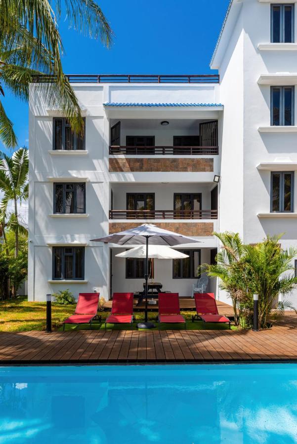 Les Cerisiers Beach Residence, Cosy And Modern 3 Bedroom Apartment Located 50 Metres From The Beach And From All Amenities And Restaurants On The Coastal Road Flic en Flac ภายนอก รูปภาพ