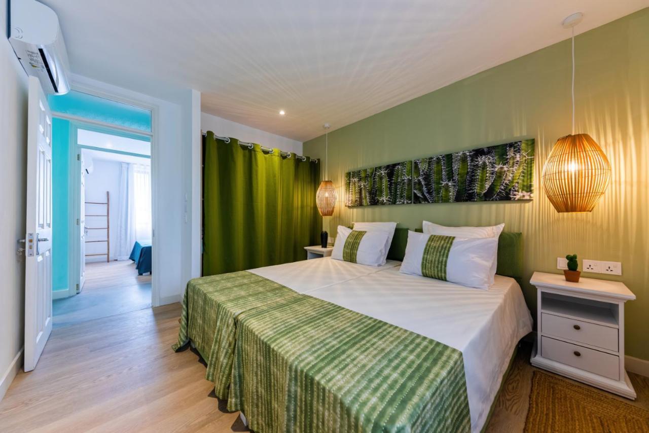 Les Cerisiers Beach Residence, Cosy And Modern 3 Bedroom Apartment Located 50 Metres From The Beach And From All Amenities And Restaurants On The Coastal Road Flic en Flac ภายนอก รูปภาพ