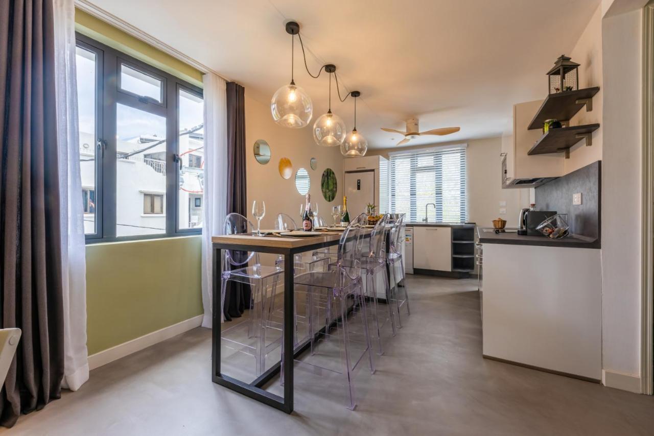 Les Cerisiers Beach Residence, Cosy And Modern 3 Bedroom Apartment Located 50 Metres From The Beach And From All Amenities And Restaurants On The Coastal Road Flic en Flac ภายนอก รูปภาพ
